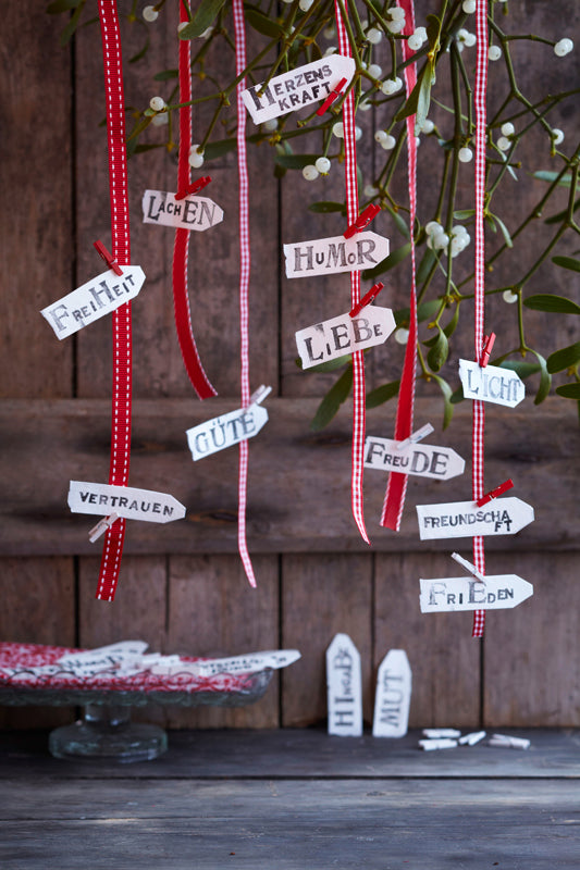 DIY Adventskalender mit 24 lieben Wünschen – tägliche Sprüche für eine schöne Adventszeit