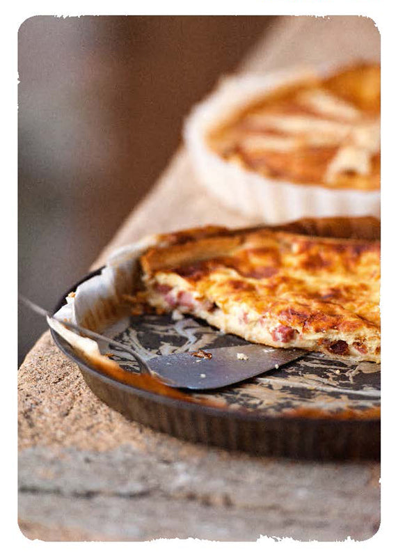 Quiche Lorraine – Ein französischer Klassiker mit köstlichem Speck und Gruyère