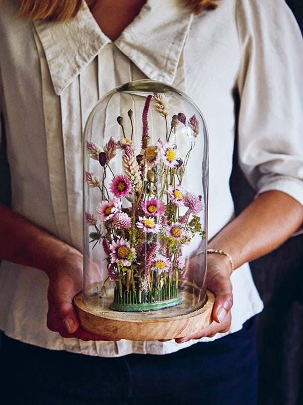 Trockenblumen unter der Glasglocke – stilvolles DIY für Zuhause oder a – Gartenzauber