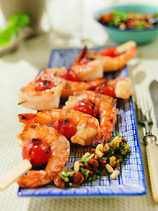 Scampi-Spieße mit Tomatenpesto – lecker & einfach zum Grillen