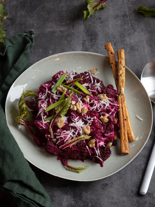 Rotkohlsalat mit Walnüssen, Meerrettich & Fruchtbalsamico