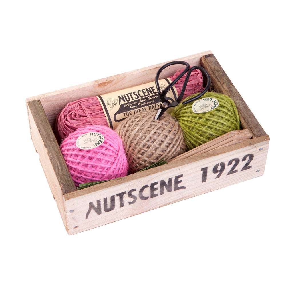 Geschenk-Set Seed Tray hell · Nutscene · Gartenbox mit Zubehör in Pink, Natur & Limone