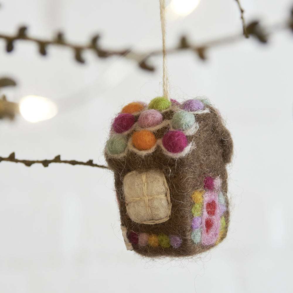 filzanhaenger-lebkuchenhaeuschen-geschenk-advent-en-gry-og-sif-weihnachten-gartenzauber
