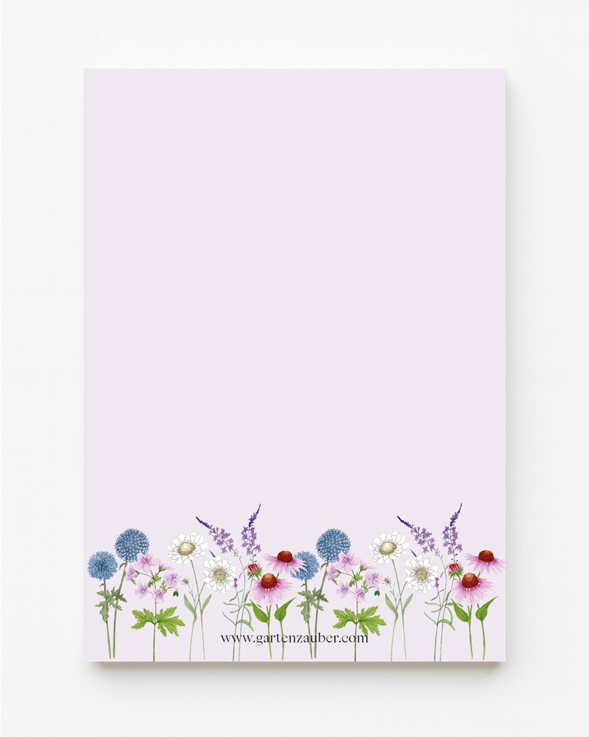 Notizblock A5 mit handgezeichnetem Stauden-Motiv aus der Gartenzauber Papeterie – zarte Blütenillustration in Blau, Rosa und Weiß