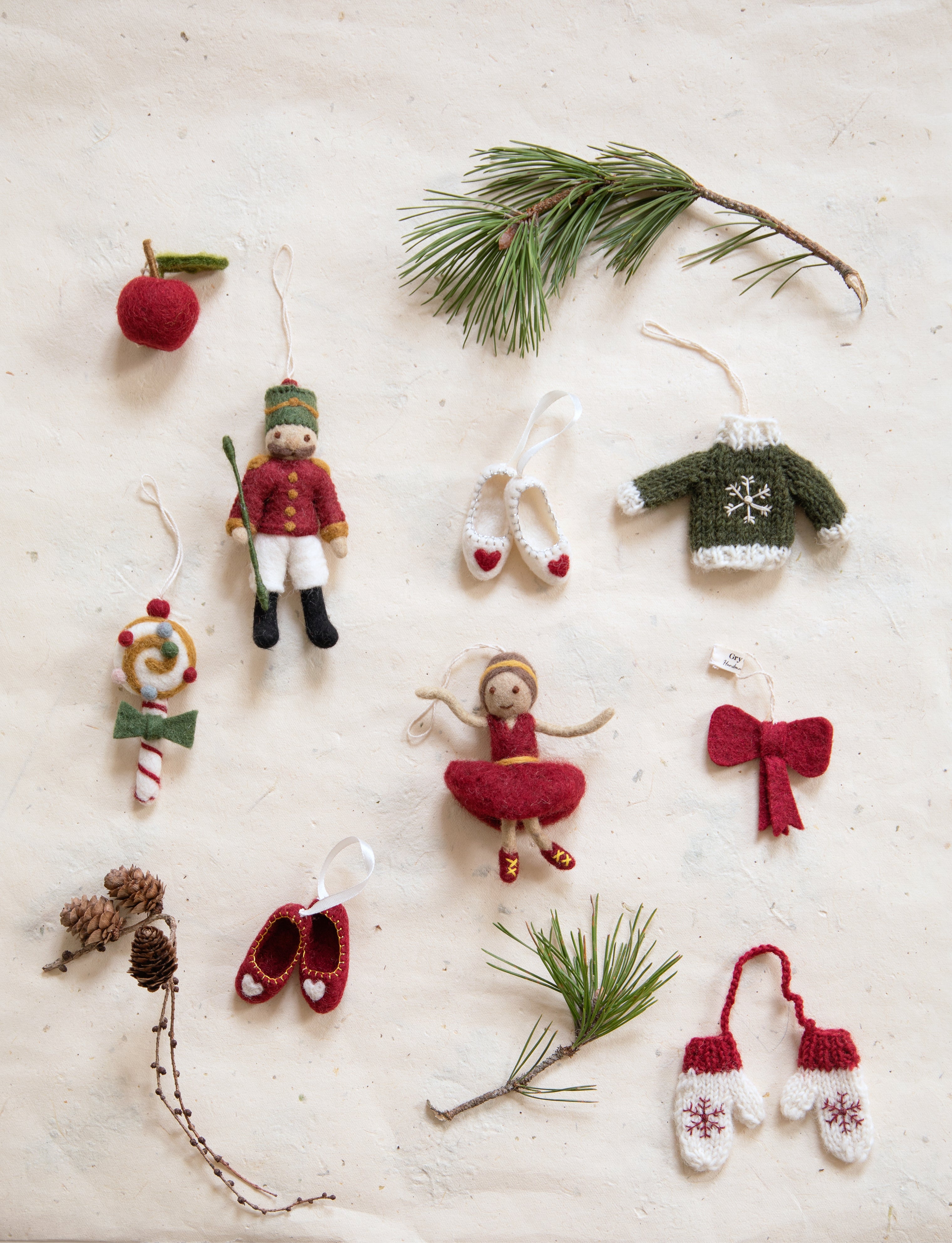 Handgefertigte Filzanhänger von Gry & Sif weihnachtliche Dekoration im skandinavischen Stil