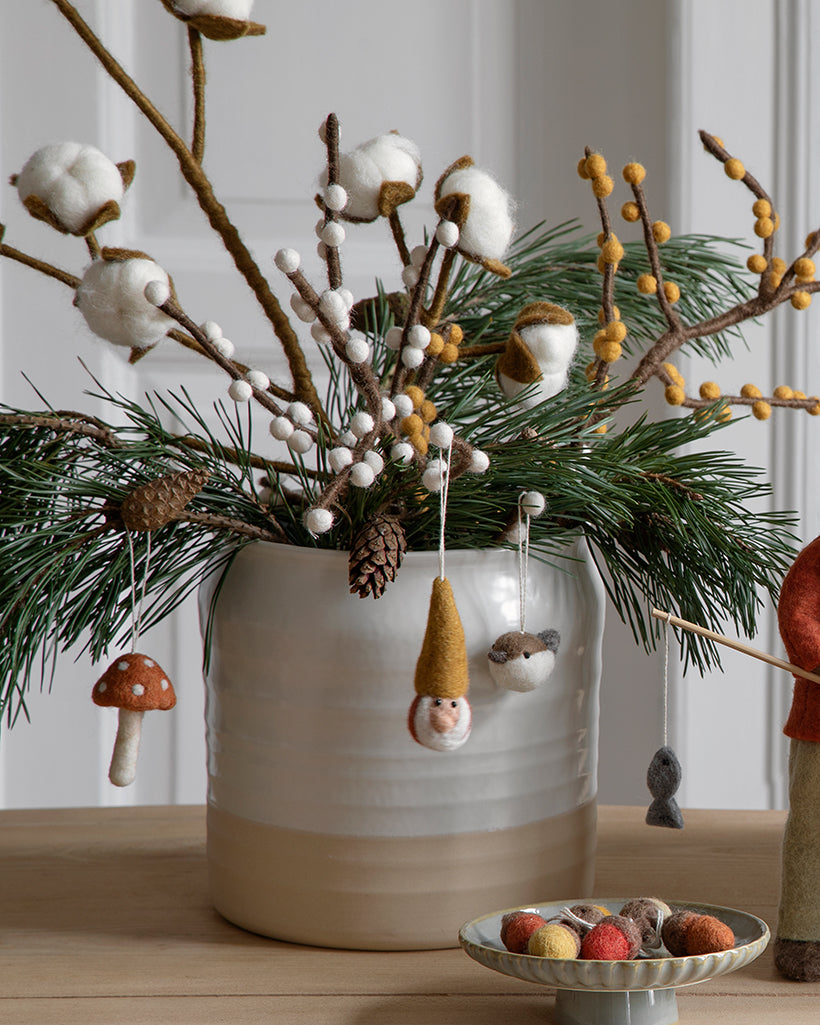 Arrangement von Filzdekorationen von Gry& Sif