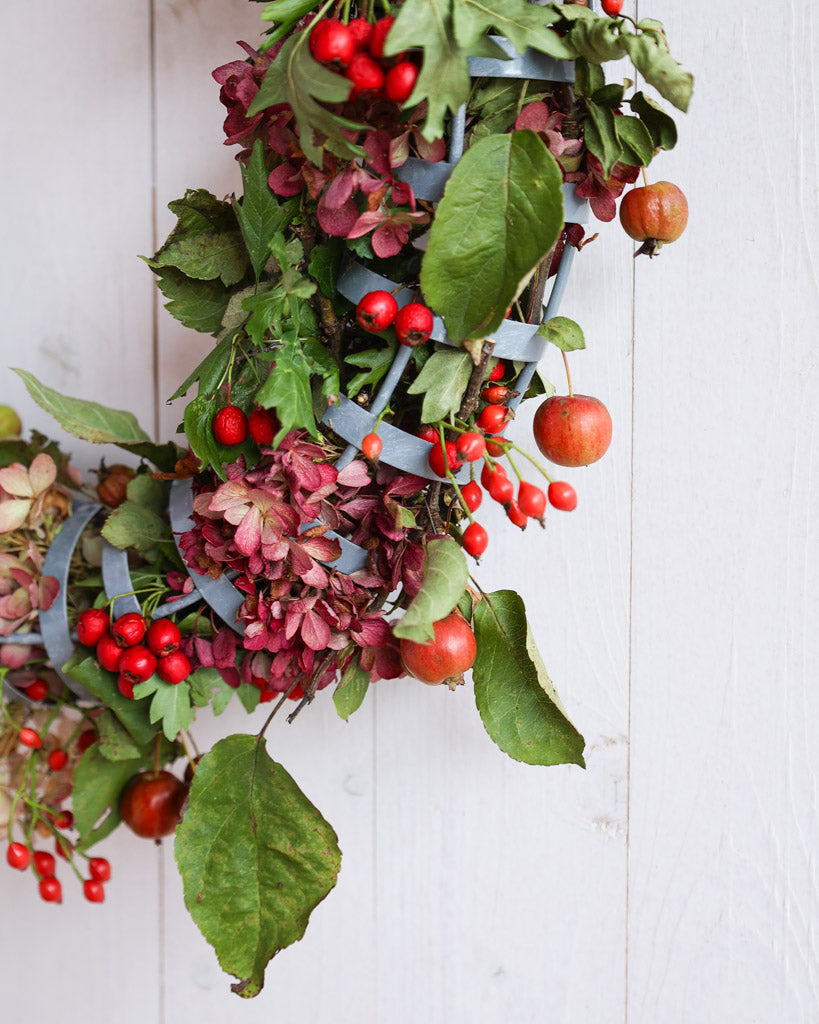 Großer Türkranz aus Metall von Eldgarden – rustikale Wand- und Türdekoration - Detailaufnahme