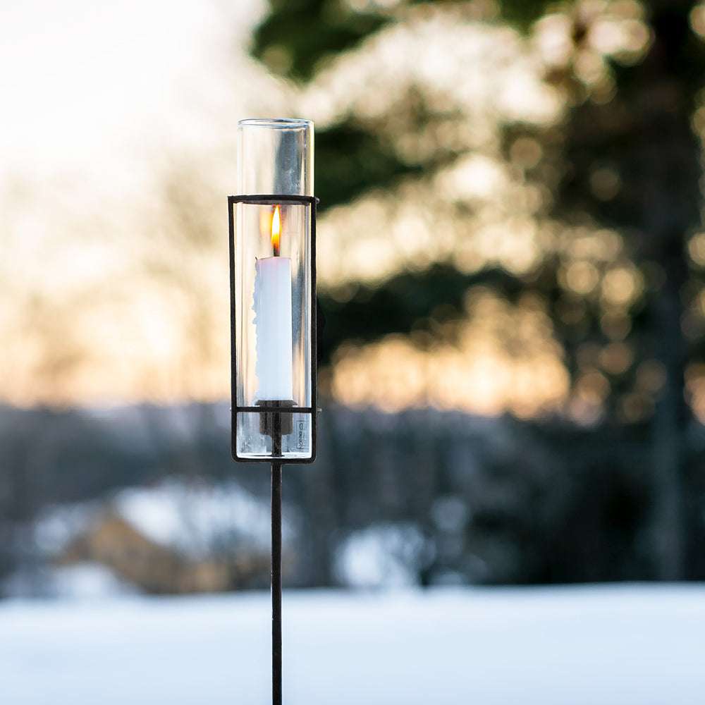 Stabkerzenhalter als Gartenstecker von Eldgarden – Outdoor Windlicht aus Metall und Glas