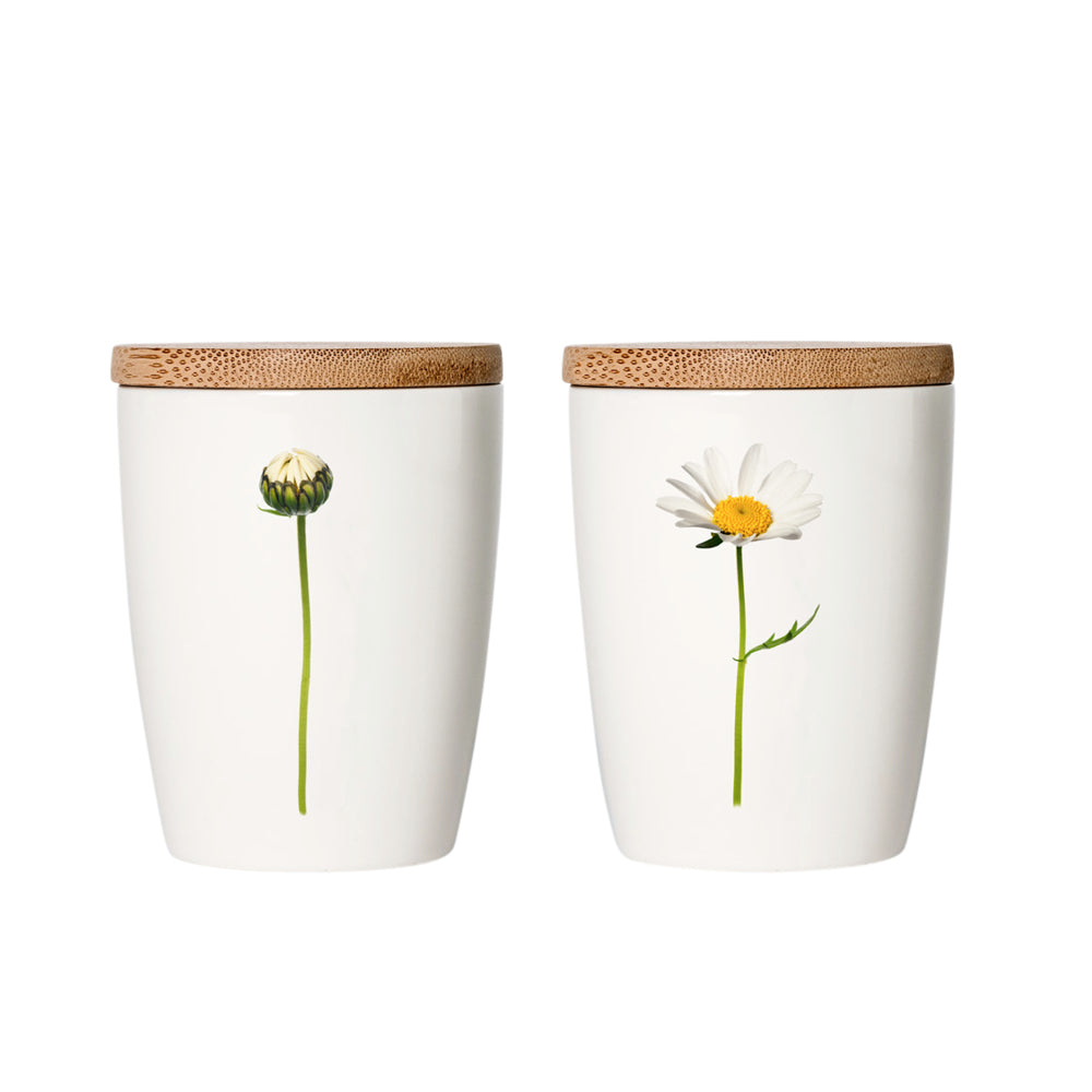 „Kleiner Simply Flowers Becher mit Margeriten-Motiv im Nordic Design“