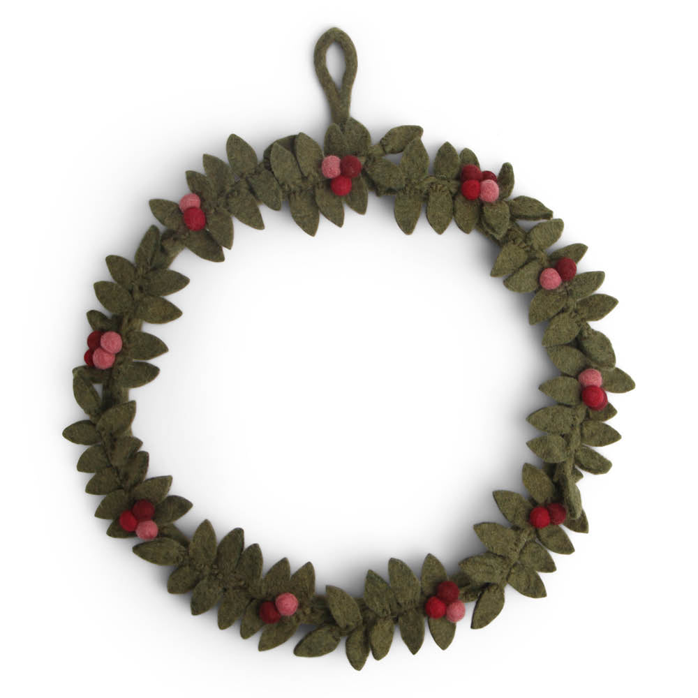 gruener-kranz-mit-roten-beeren-groß-geschenk-advent-en-gry-og-sif-gartenzauber