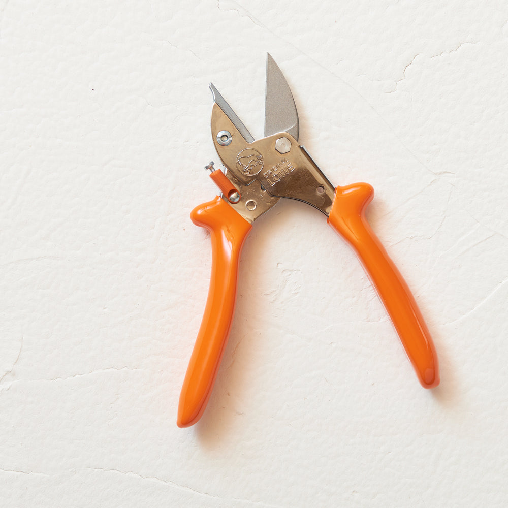 Kleine Original LÖWE 5.127 Amboss-Schere – kompakte Gartenschere in Orange