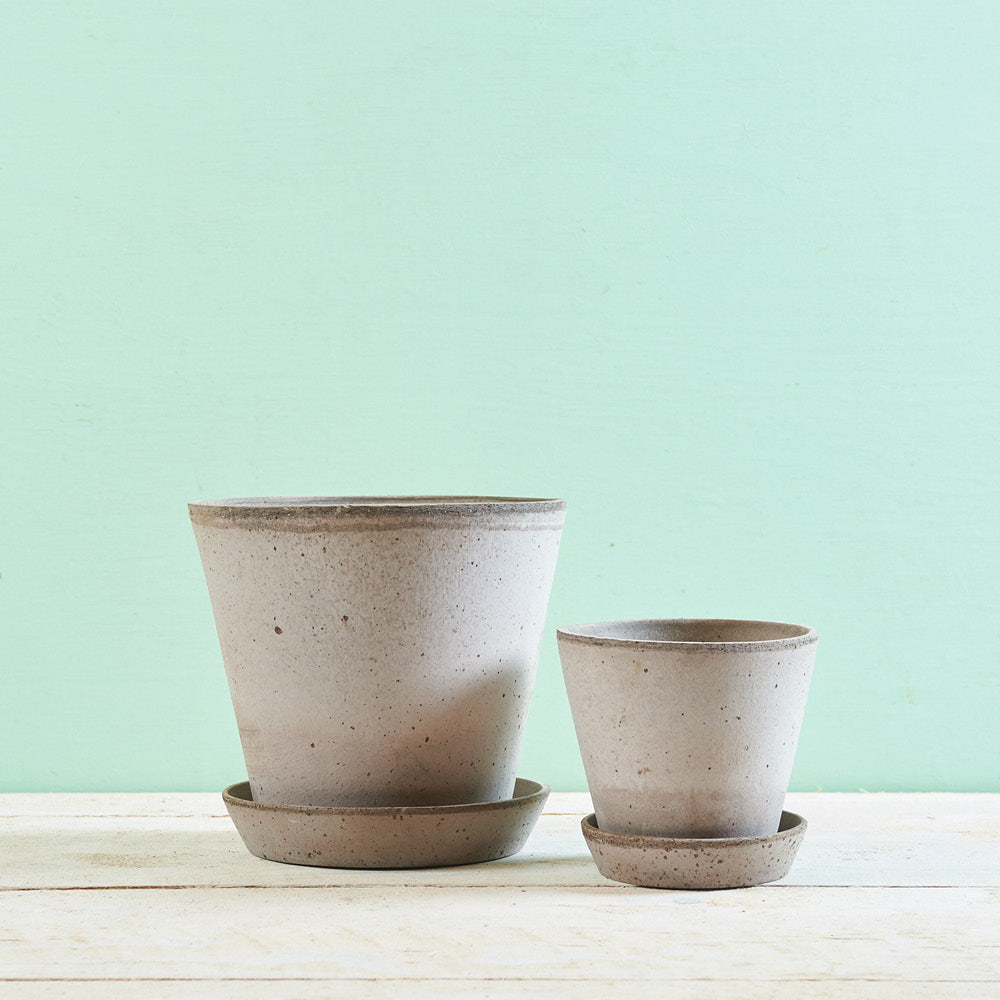 Bergs Potter Tontopf Julie Grau Ø 21 cm – eleganter Blumentopf mit Untersetzer