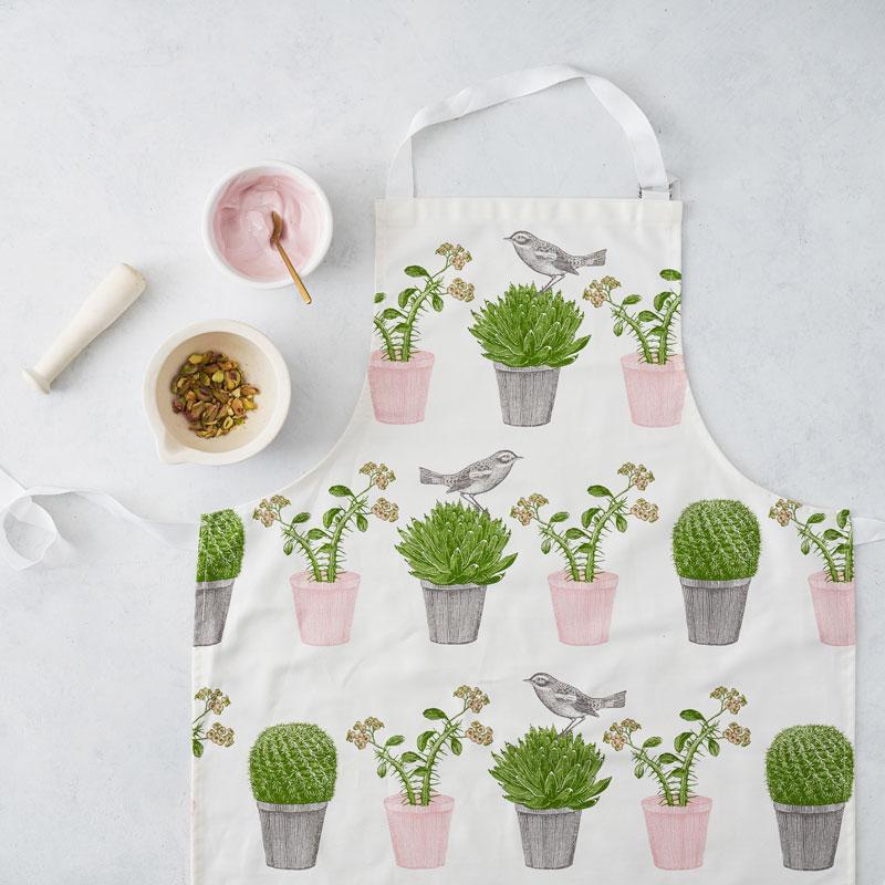 Schürze Vogel & Kaktus als Geschenkidee mit Küchenaccessoires