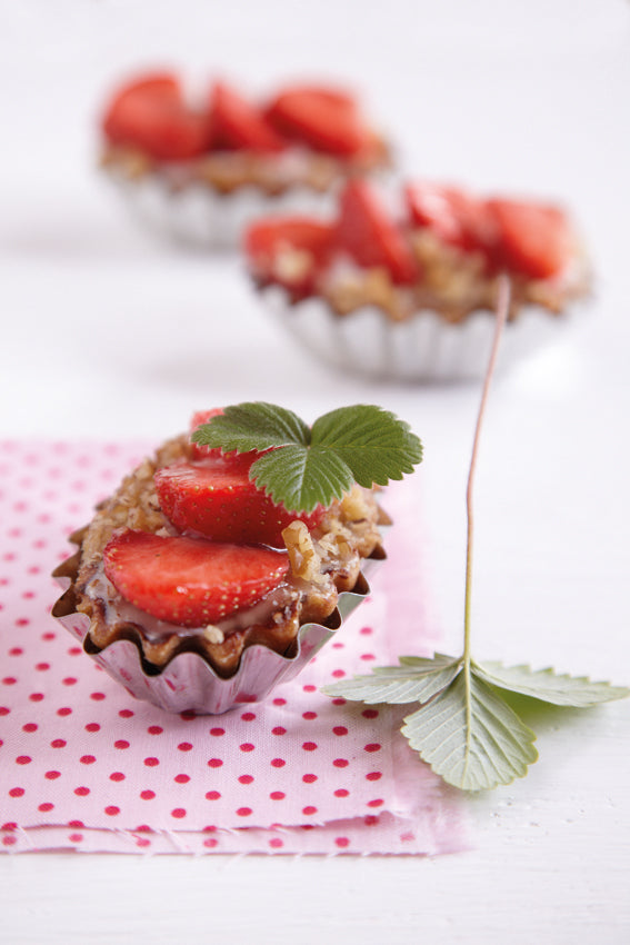 Mini-Erdbeertörtchen mit Hafer-Crunch – süß, knusprig, einfach sommerlich