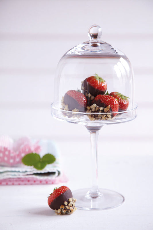 Schoko-Erdbeeren selber machen – einfaches Rezept mit Nüssen