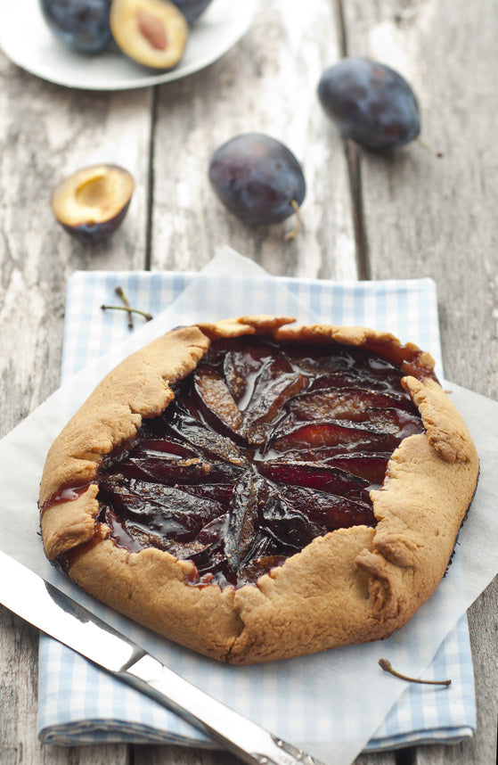 Pflaumen-Crostata mit Mascarponecreme – rustikaler Kuchen vom Blech