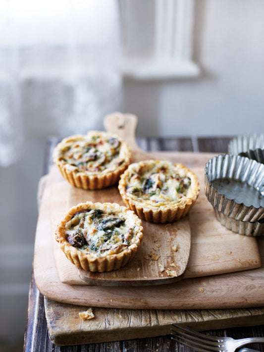 Herzhafte Pilztörtchen mit cremiger Béchamel – knusprig, aromatisch & unwiderstehlich