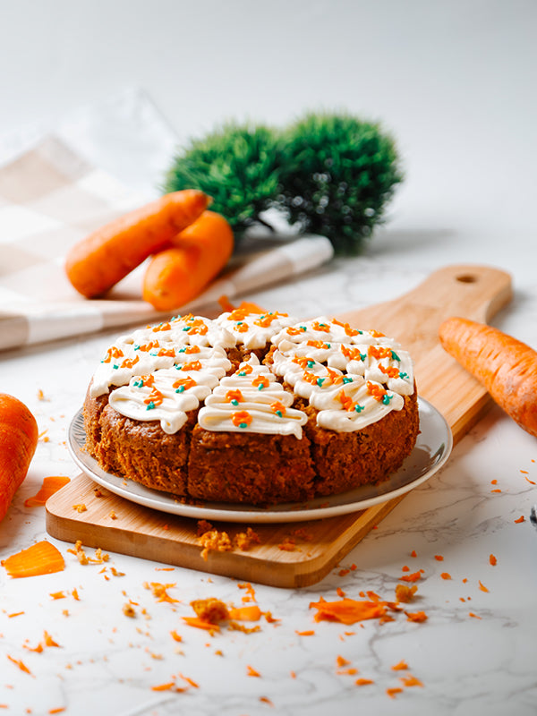 Saftiger Karottenkuchen mit Frischkäse Zuckerguss Topping