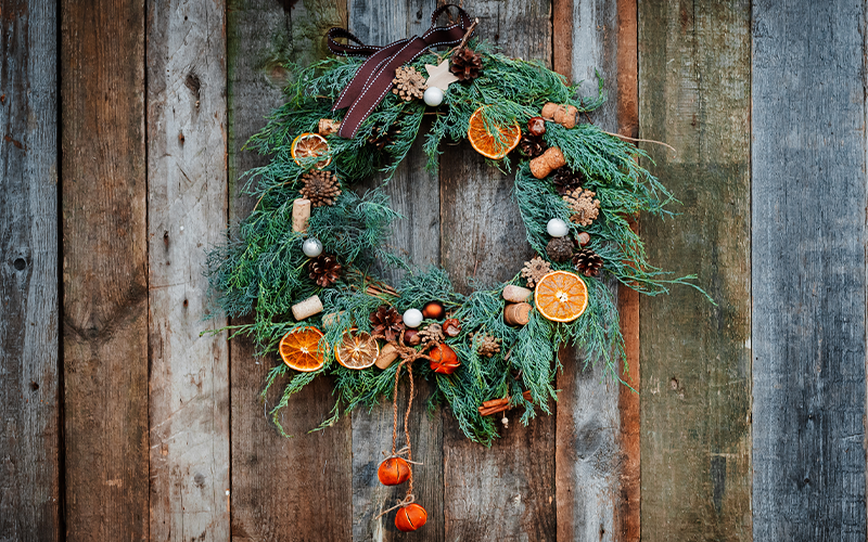 Weihnachten natürlich dekorieren – Kreative Ideen mit Zapfen, Nüssen & Naturmaterialien