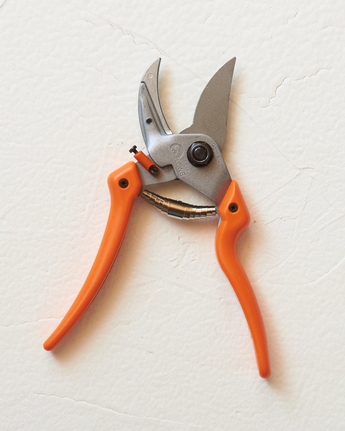 Original LÖWE 8107 Amboss-Schere mit gebogener Klinge – Profi-Gartenschere von Gartenzauber