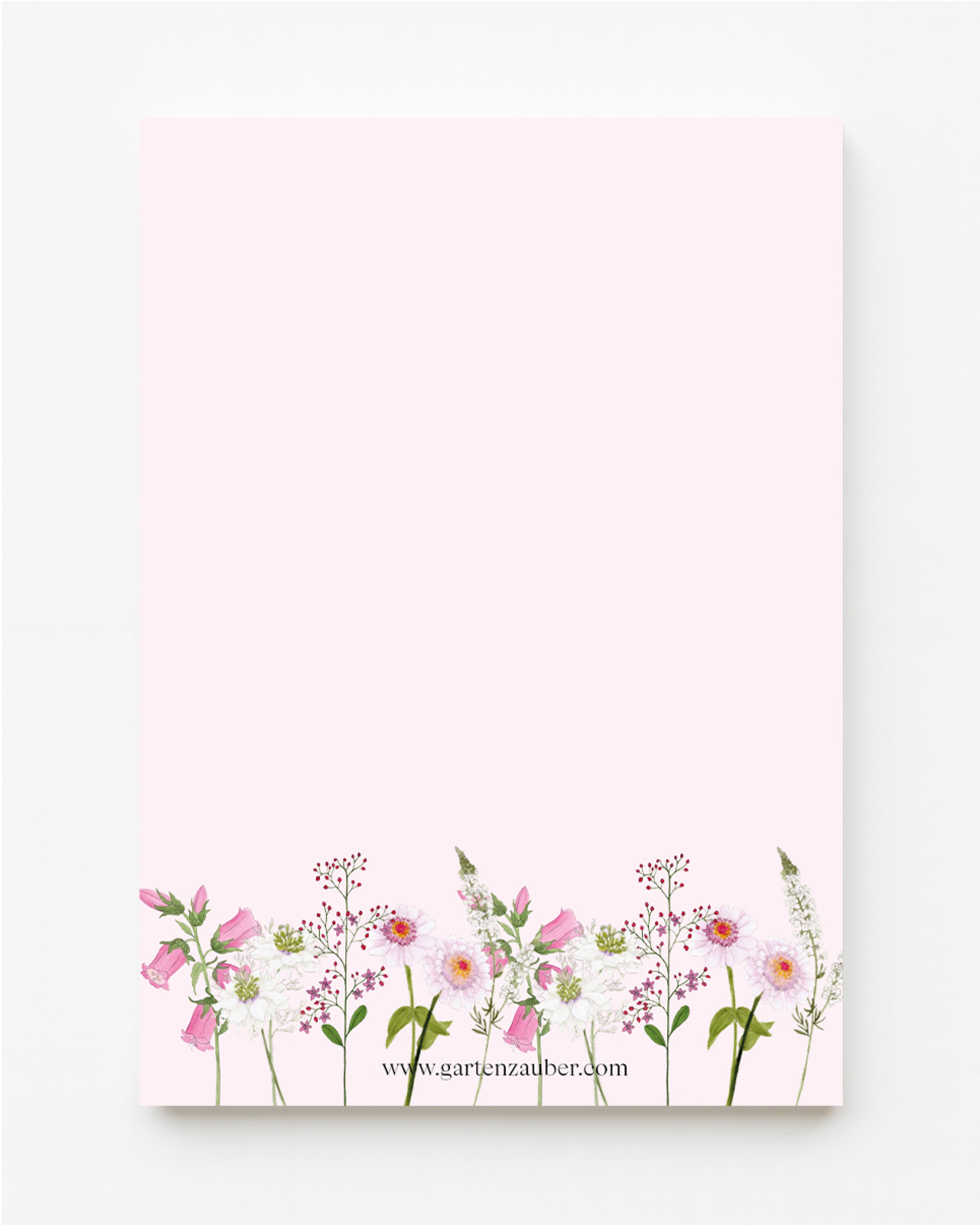 Notizblock A5 mit handgezeichnetem Sommerblumen-Motiv aus der Gartenzauber Papeterie – zarte Blütenillustration in Rosa und Weiß.