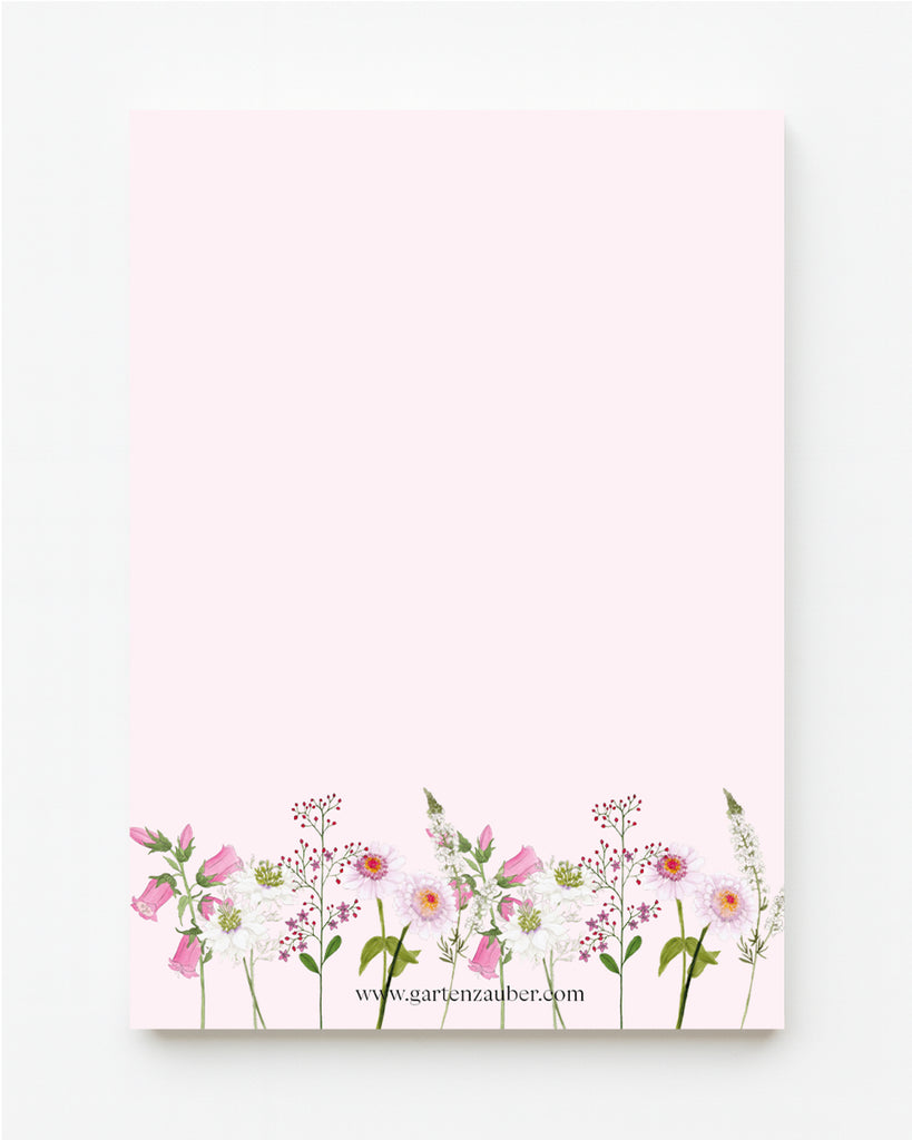 Notizblock A5 mit handgezeichnetem Sommerblumen-Motiv aus der Gartenzauber Papeterie – zarte Blütenillustration in Rosa und Weiß.