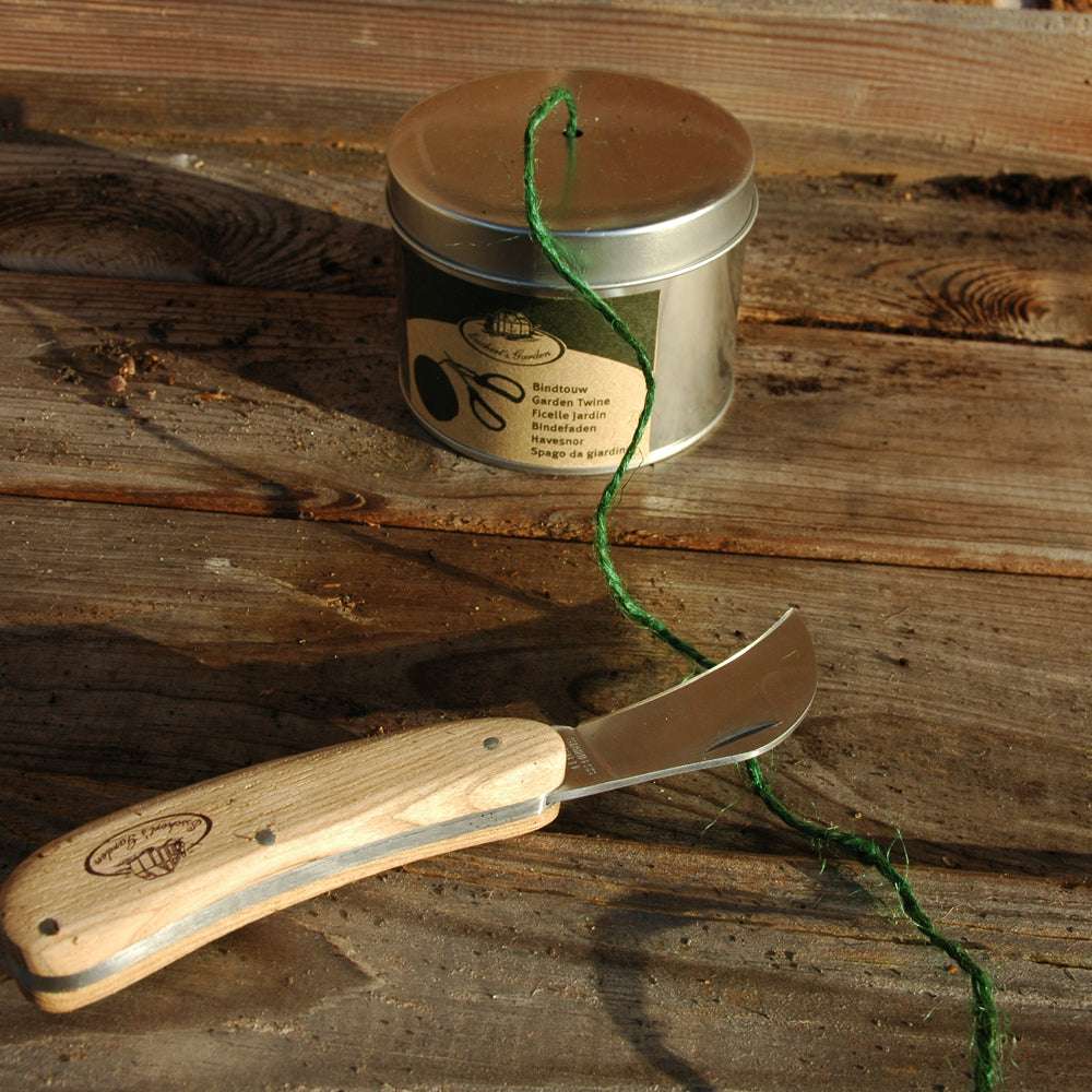 Juteschnur in Dose mit Cutter – nachhaltiger Bindfaden für Gartenarbeiten