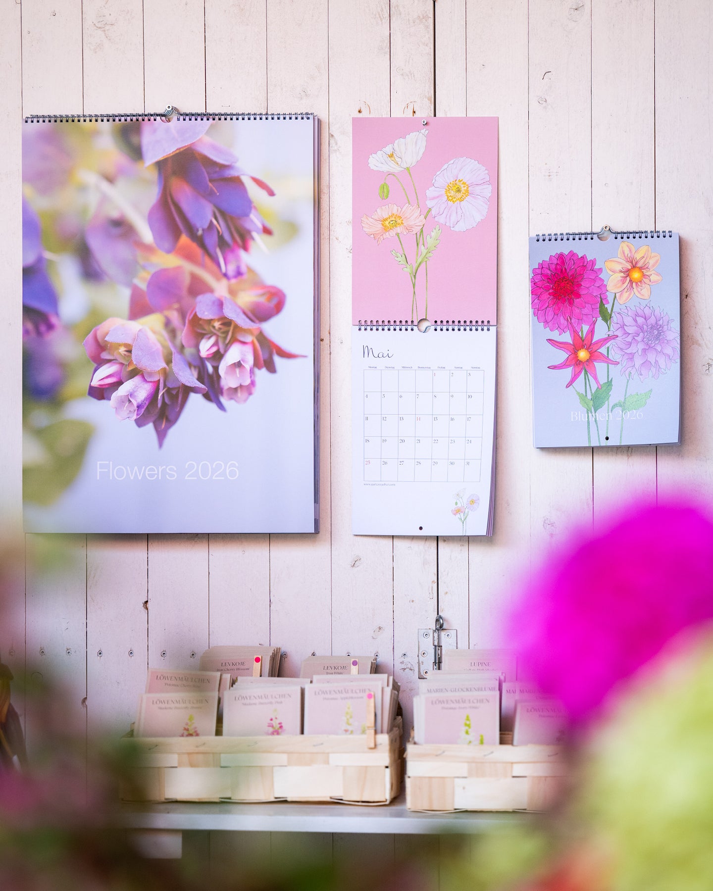 Wandkalender von Gartenzauber Papeterie mit Blumencover