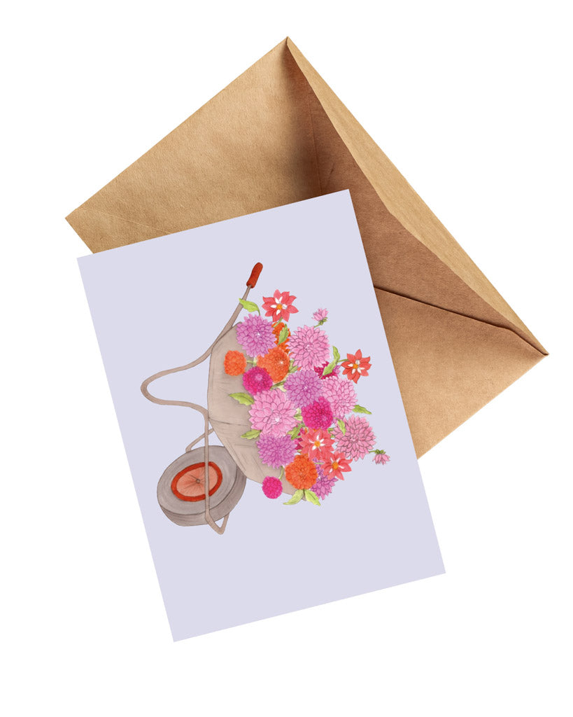 Handgezeichnete Klappkarte mit einer Schubkarre voller Dahlien aus der Gartenzauber Papeterie – mit Umschlag, detailreich illustriert.