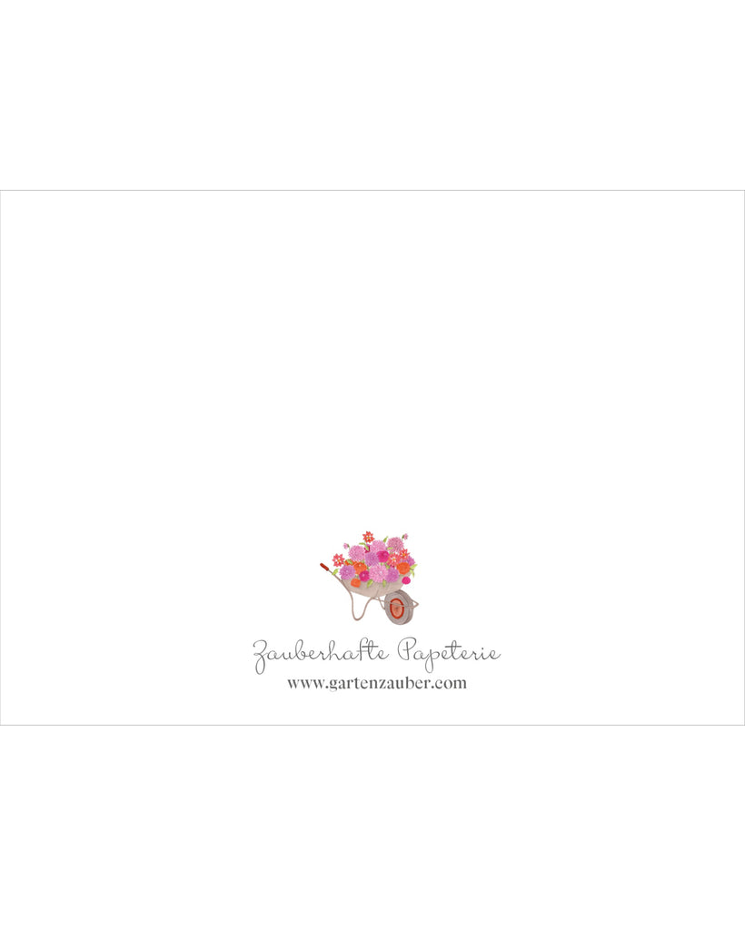 Rückseite der Klappkarte mit einer Schubkarre voller Dahlien – Gartenzauber Papeterie mit Miniaturillustration und Logo.