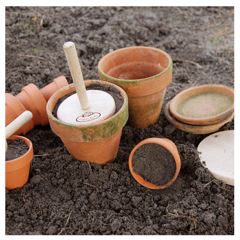 Topfstößel aus Holz mit Griff, ideal zur Vorbereitung von Aussaaterde
