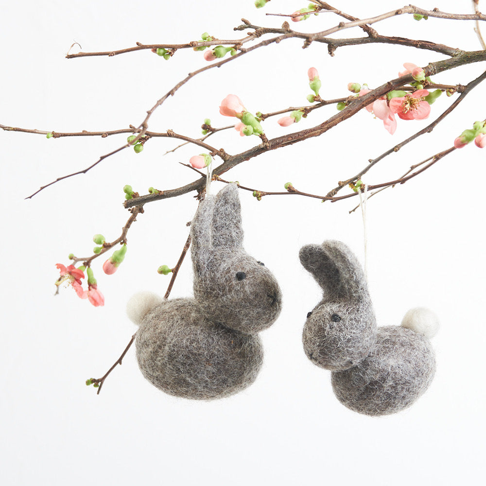 filzanhaenger-hasen-2er-set-geschenk-ostern-en-gry-og-sif-fruehjahr-gartenzauber