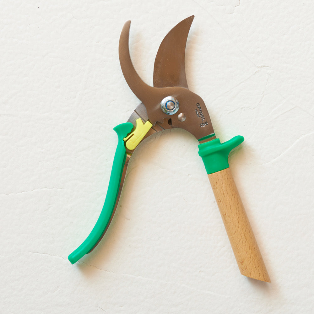 Opinel Gartenschere grün – ergonomische Handhabung für kleine und große Hände