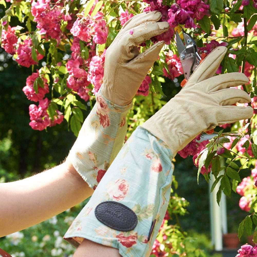 Gartenhandschuhe aus Glattleder – Rosendesign mit Leinenmanschette
