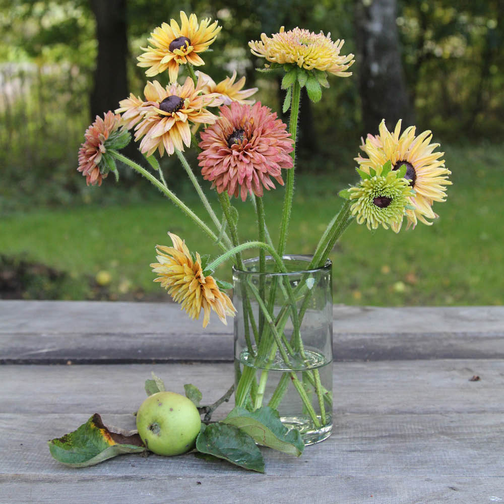 Kleine Glasvase Wellow – nachhaltige Blumenvase für Gartenzauber Dekoideen